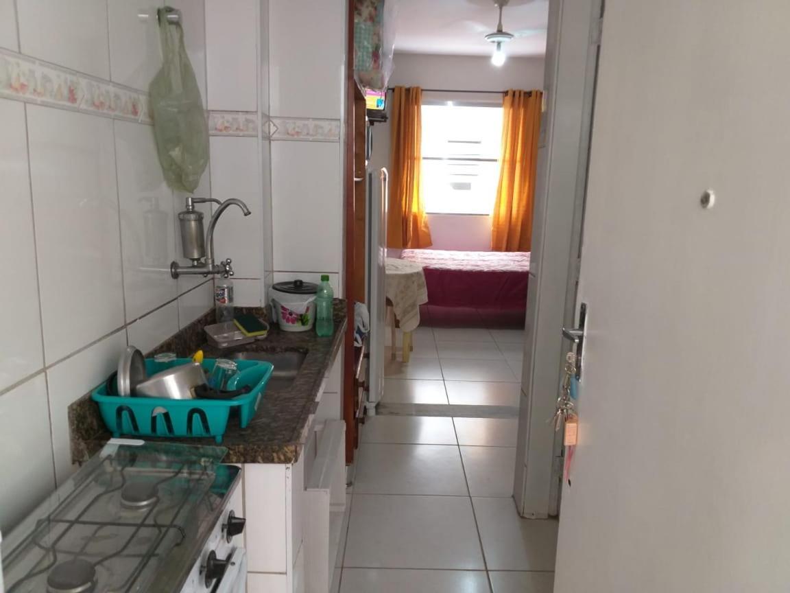 Kitnet Simples Na Ponta Da Praia ,Santos, Uma Quadra Da Praia, Proximo Ao Aquario Apartment *