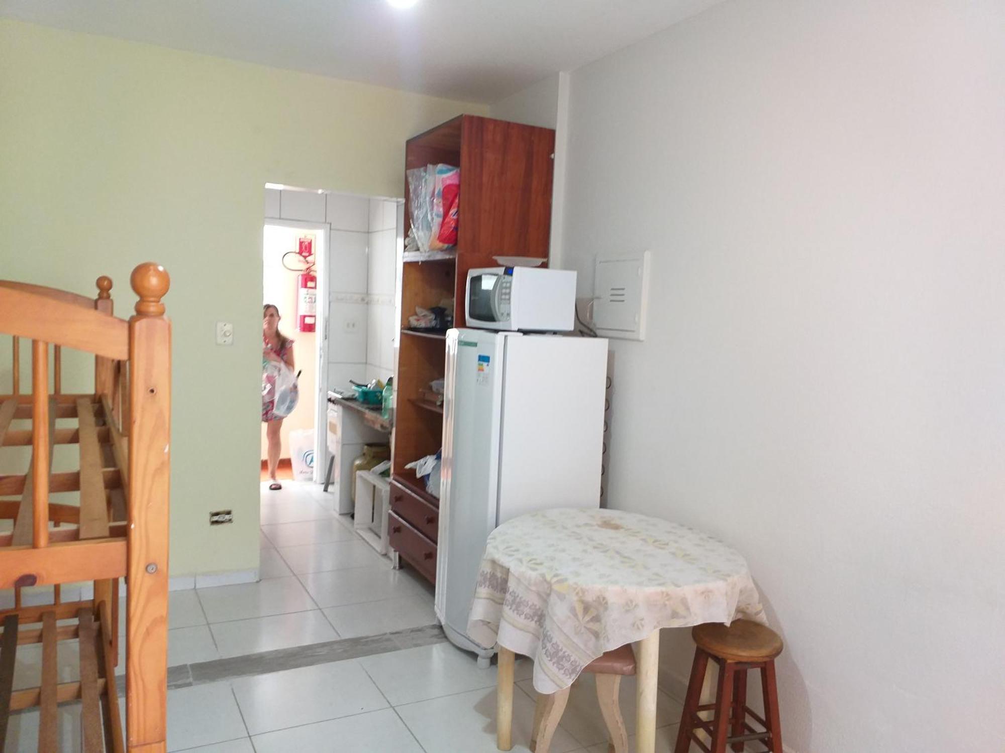 Kitnet Simples Na Ponta Da Praia ,Santos, Uma Quadra Da Praia, Proximo Ao Aquario * Santos (Sao Paulo)